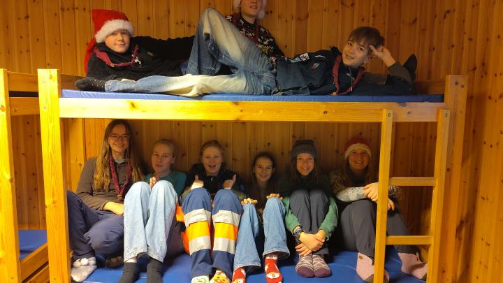 Troppen på juletur i køjeseng